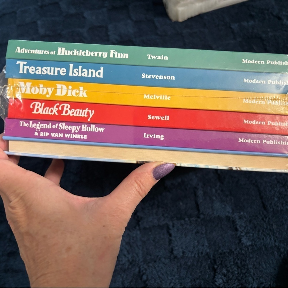 Classic Illustrated Books Set - Picture 3 of 4